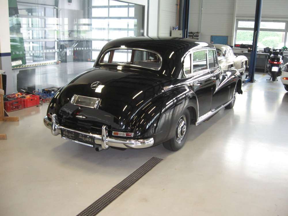 Mercedes-Benz 300 W 186 Berline classique de collection à acheter